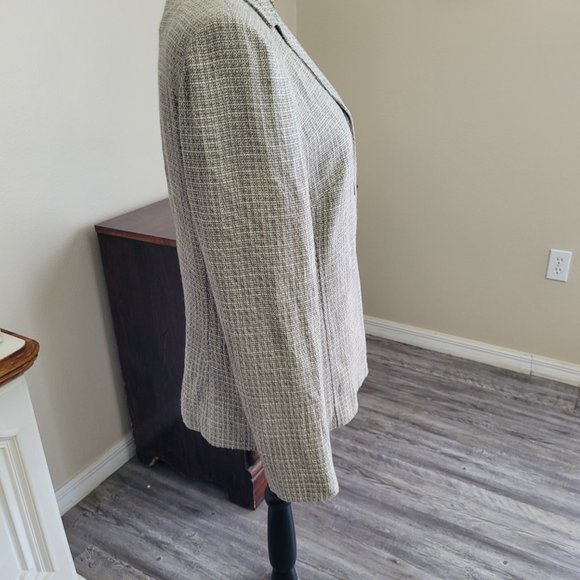 Donna Nicole Blazer - Picture 3 of 8